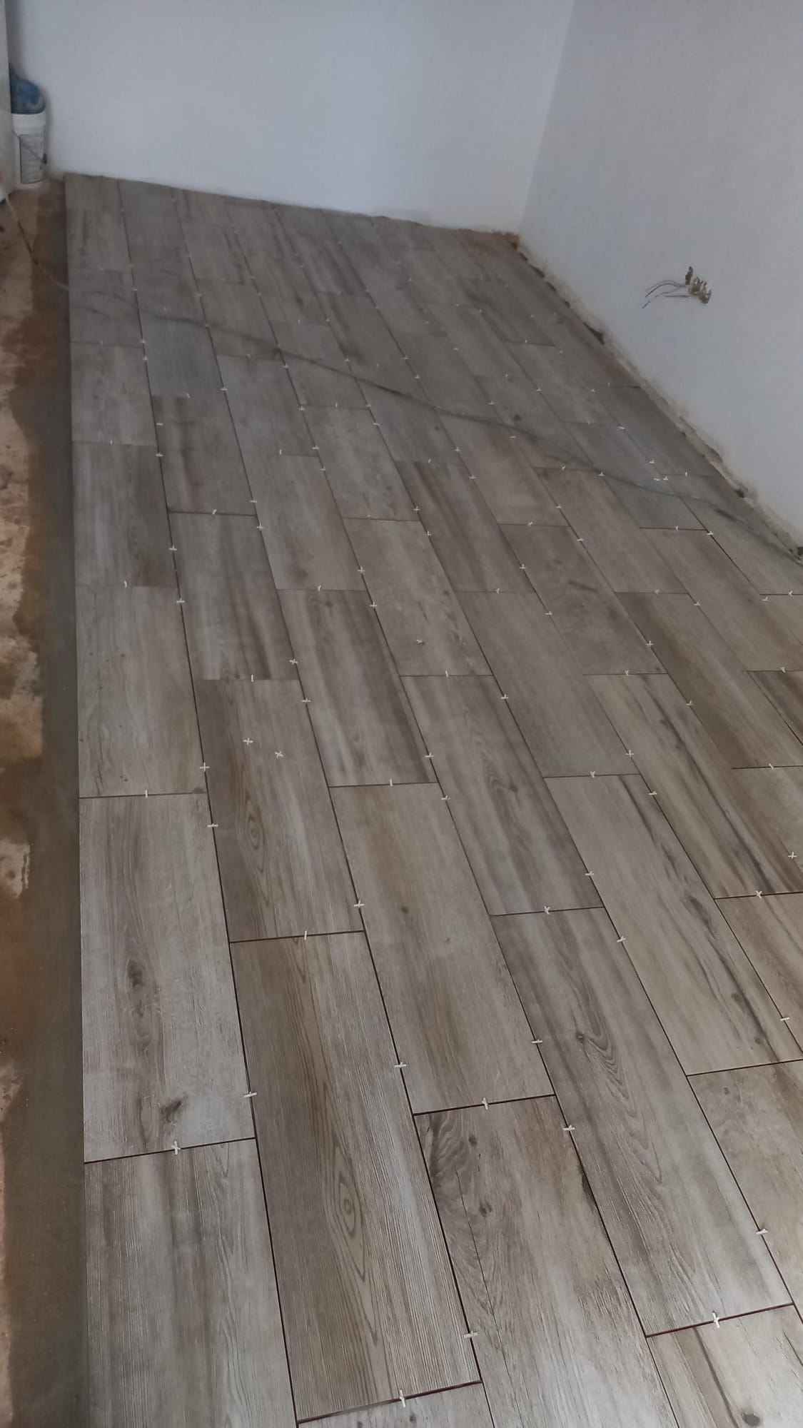 Cunha Construções e Acabamentos - Portimão - Stone or Tile Flooring Installation