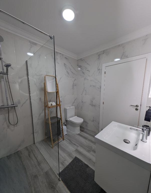 HomeFixer4u - Albufeira - Instalación de suelos de madera