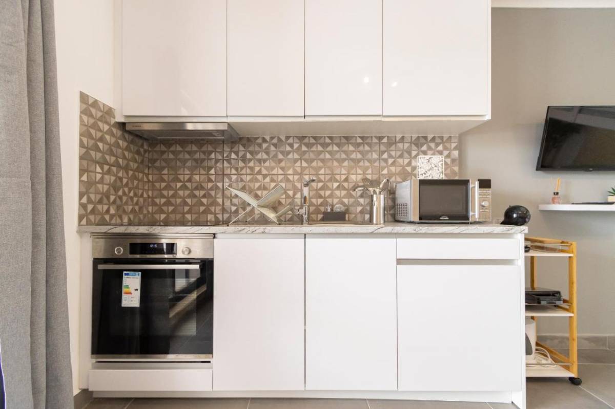 HomeFixer4u - Albufeira - Carpintería refinada