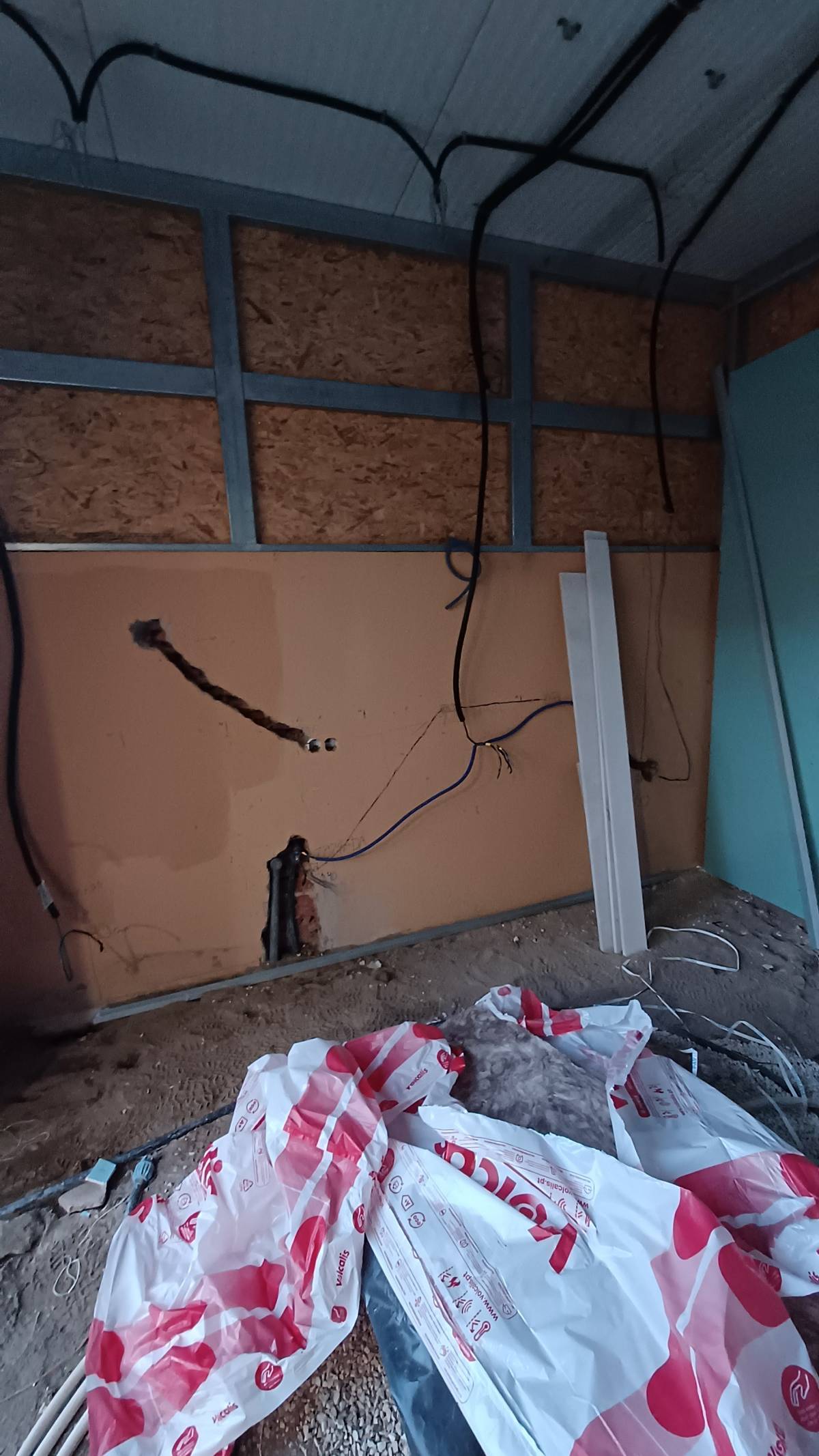 Simoes Eletricista - Seixal - Reparação de Interruptores e Tomadas