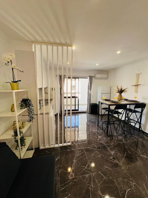HomeFixer4u - Albufeira - Restauración de papel pintado