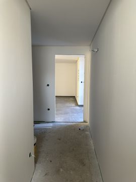 Gustavo Paiva - Portimão - Carpet Installation