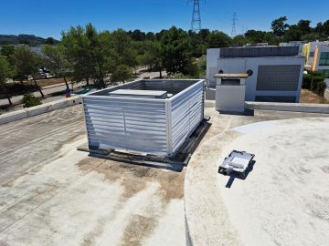 Roof Installation Professional