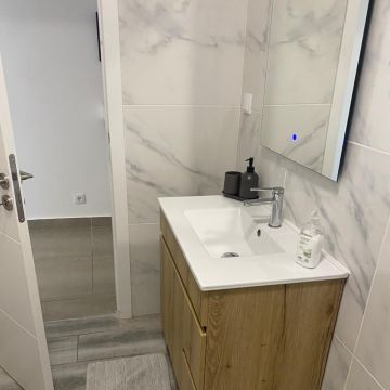 HomeFixer4u - Albufeira - Instalación de vinilos o linóleos