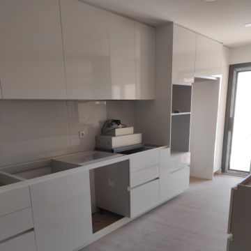 J.e R remodelação - Loures - Instalação de Tubos de Canalização