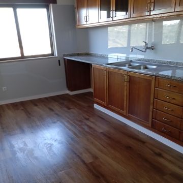 Antônio Costa - Vila Franca de Xira - Carpet Installation