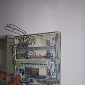 WR eletricidade - Leiria - Instalación de interruptores y enchufes
