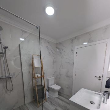 HomeFixer4u - Albufeira - Instalación de suelos de madera