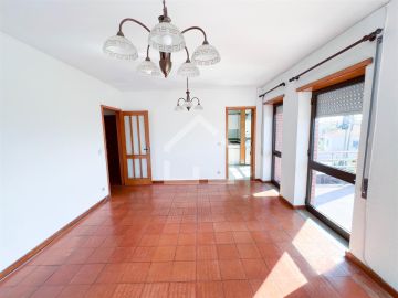 Laminate and Vinyl Flooring Specialist