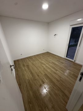 Gustavo Paiva - Portimão - Hardwood Floor Installation
