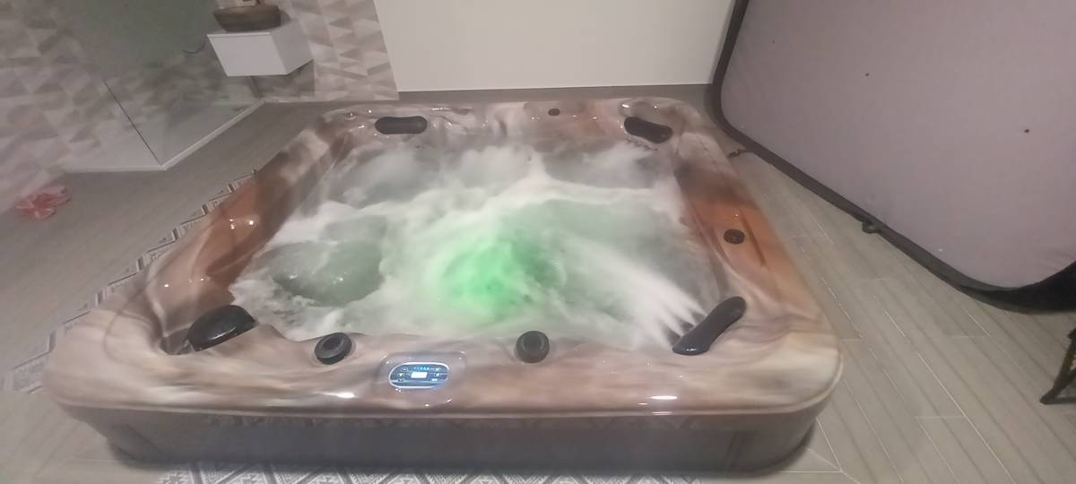 Hélder - Porto de Mós - Hot Tub and Spa Installation