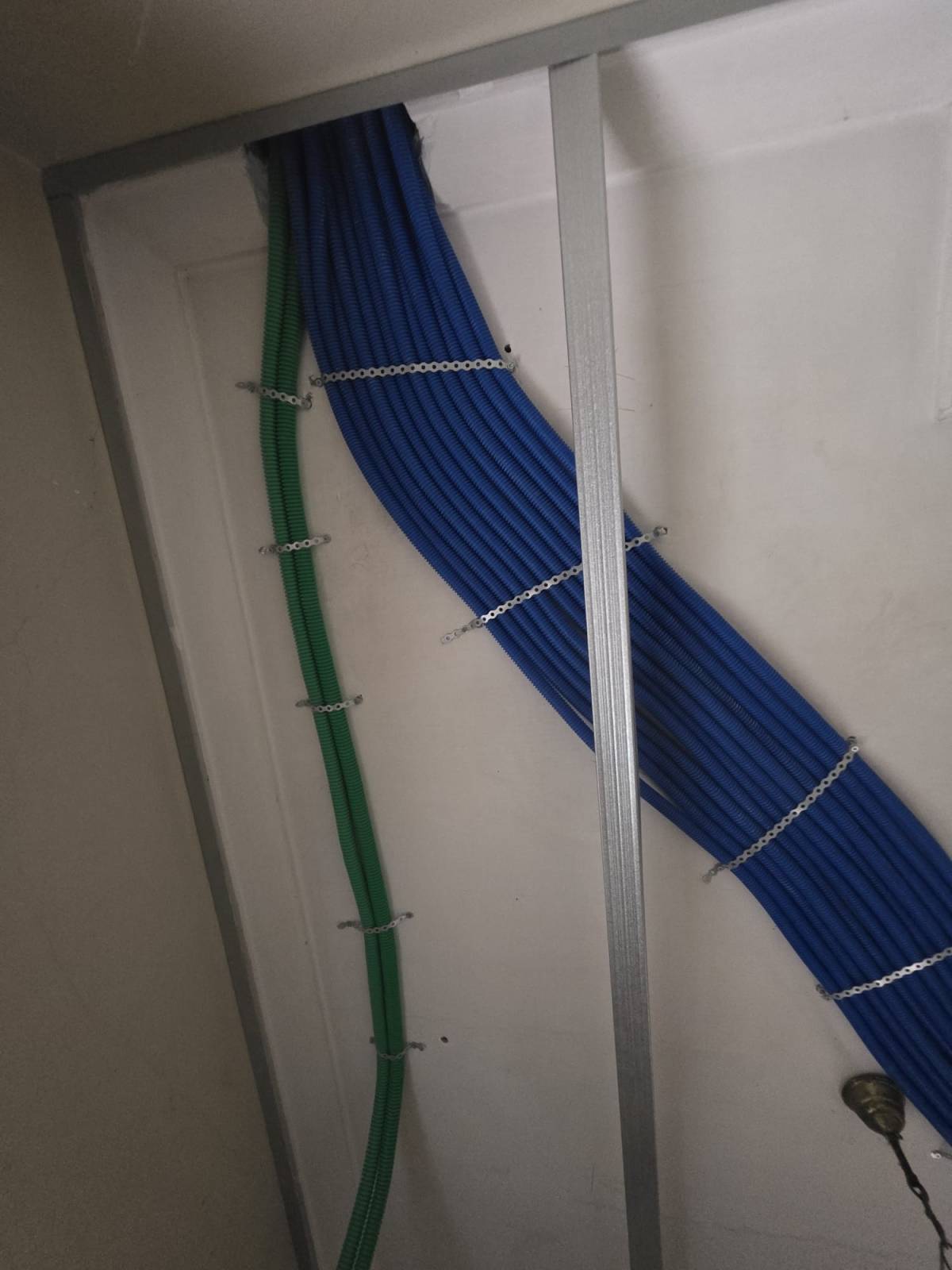 Marcelo Coelho Eletricidade - Penafiel - Möbelmontage