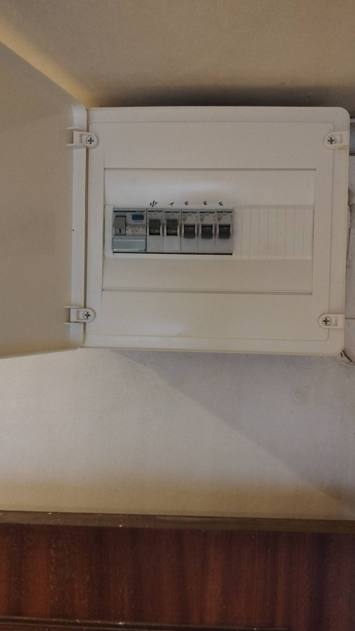 ElectriSintra - Sintra - Reparatur des Sicherungs- oder Verteilerkastens