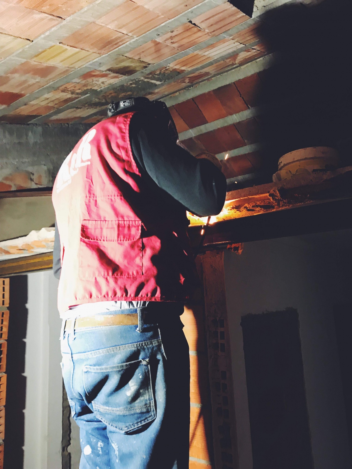 EXISTIMOS PARA O SERVIR COM RIGOR E O MÁXIMO PROFISSIONALISMO - Braga - Remodel a Room
