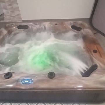 Hélder - Porto de Mós - Hot Tub and Spa Installation