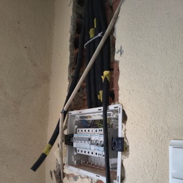 Mundi serviços - Loures - Reparação de Interruptores e Tomadas