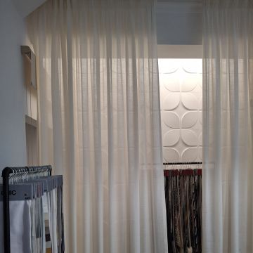 Catarina Eufémia - Caldas da Rainha - Picture Hanging and Art Installation