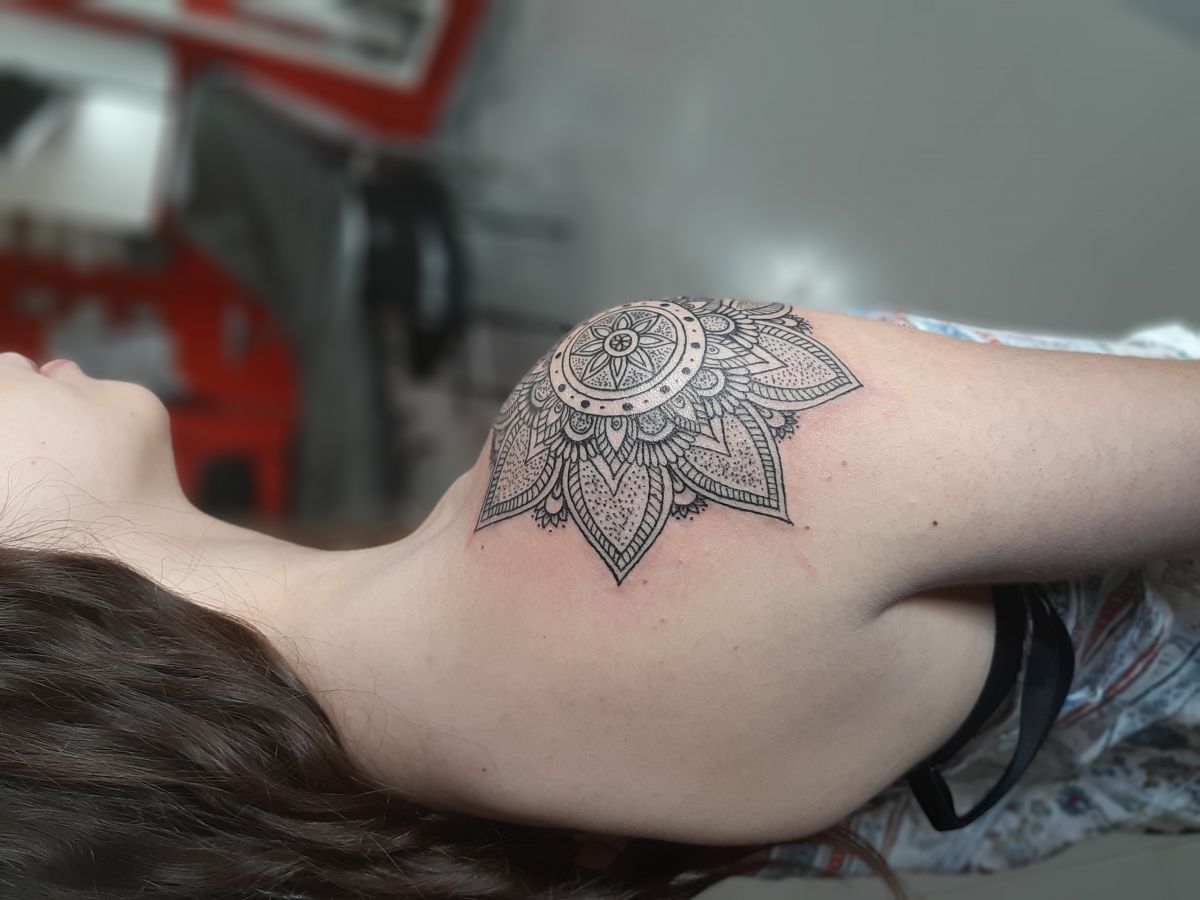 TROYA TATTOO - Loulé - Tatuagens e Piercings