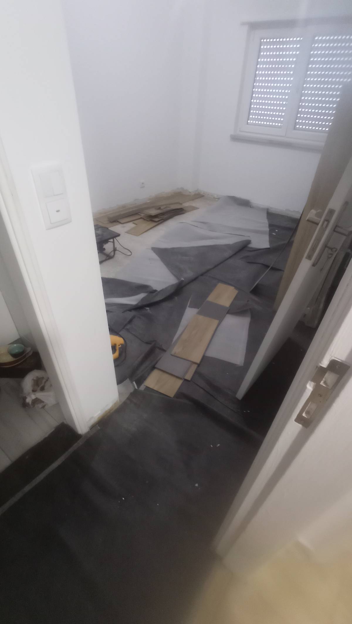 Paulo Roberto & Sue monteiro - Torres Vedras - Instalação de Pavimento em Madeira