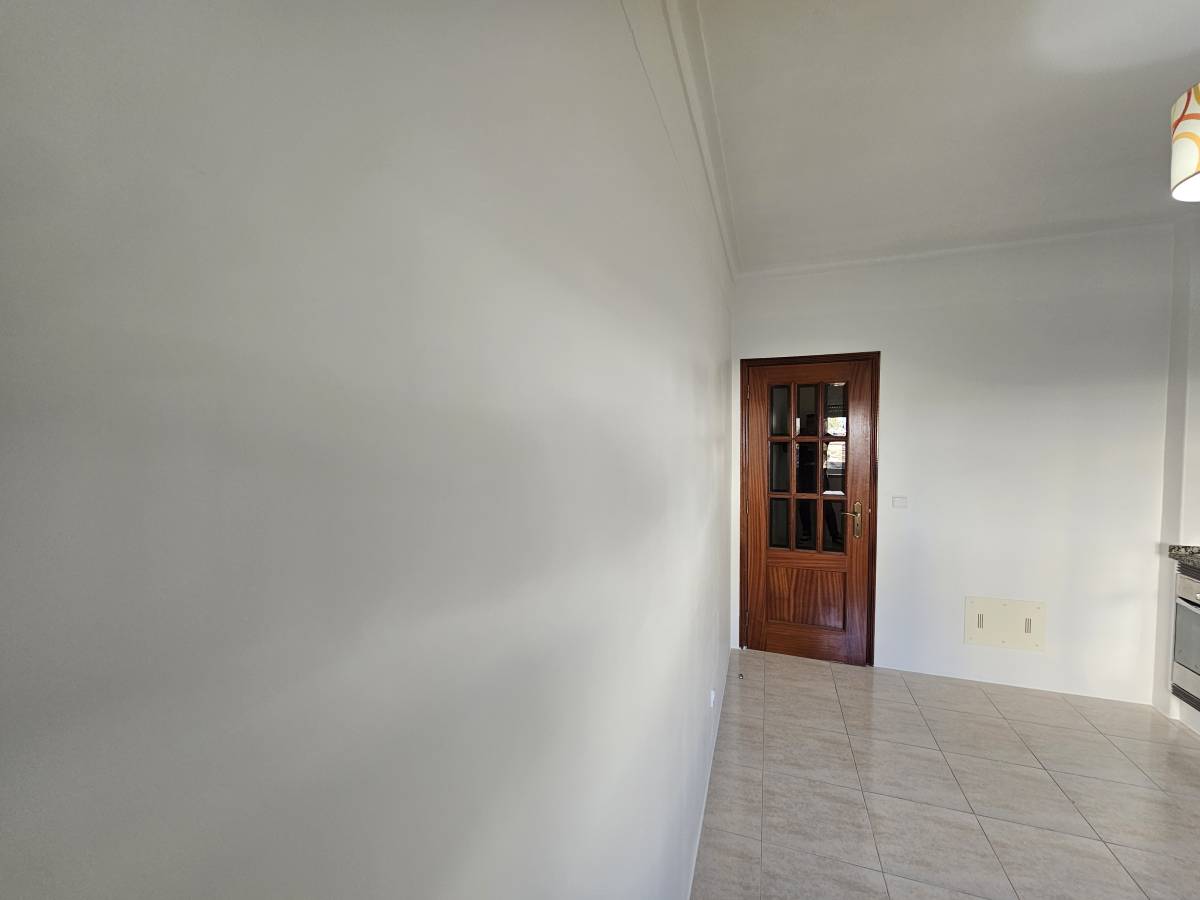 Geometral Acabamentos - Montijo - Reparação ou Substituição de Pavimento Vinílico ou Linóleo