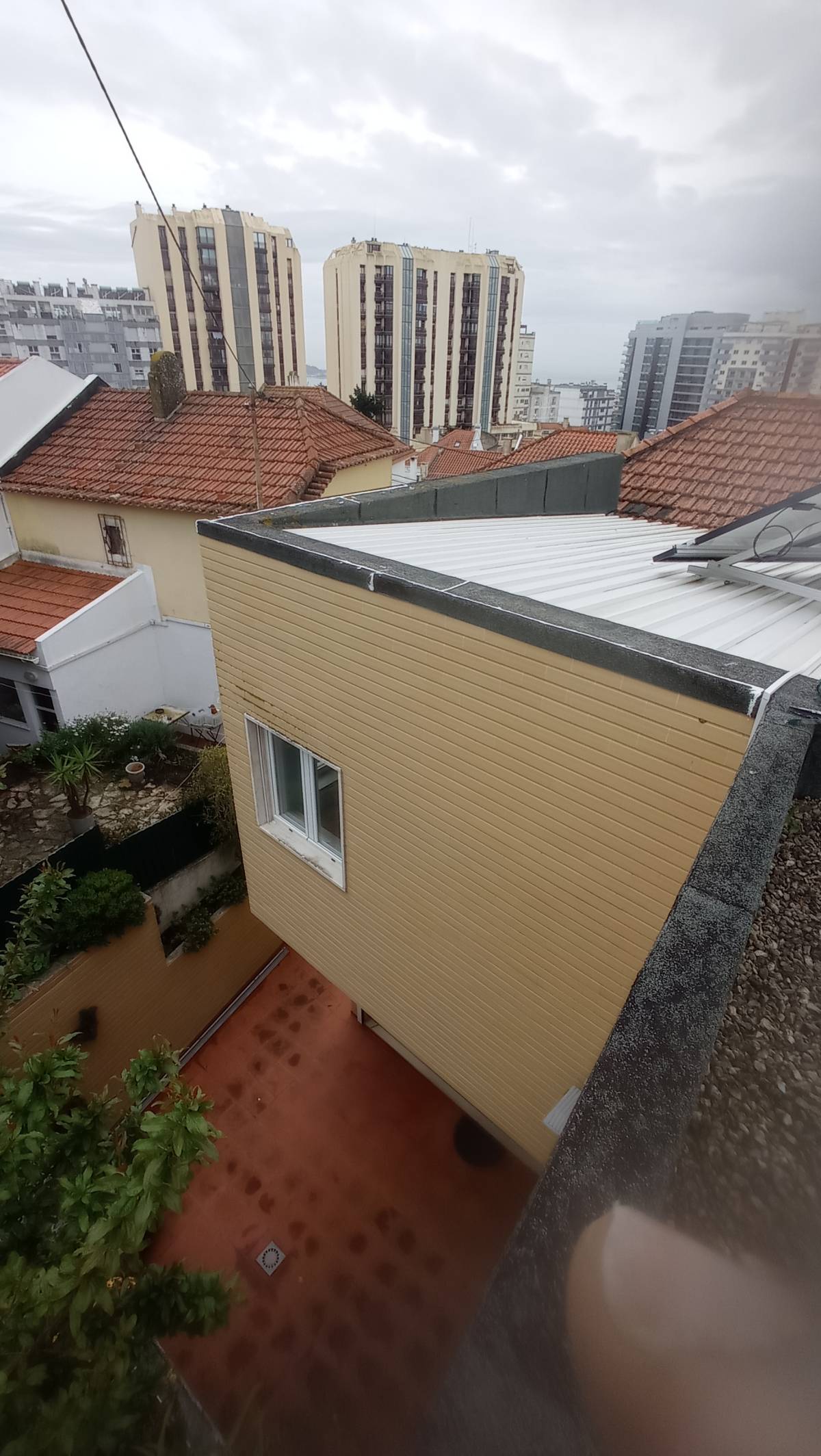 Paulo Roberto & Sue monteiro - Torres Vedras - Montagem de Mobiliário ou Equipamento Exterior