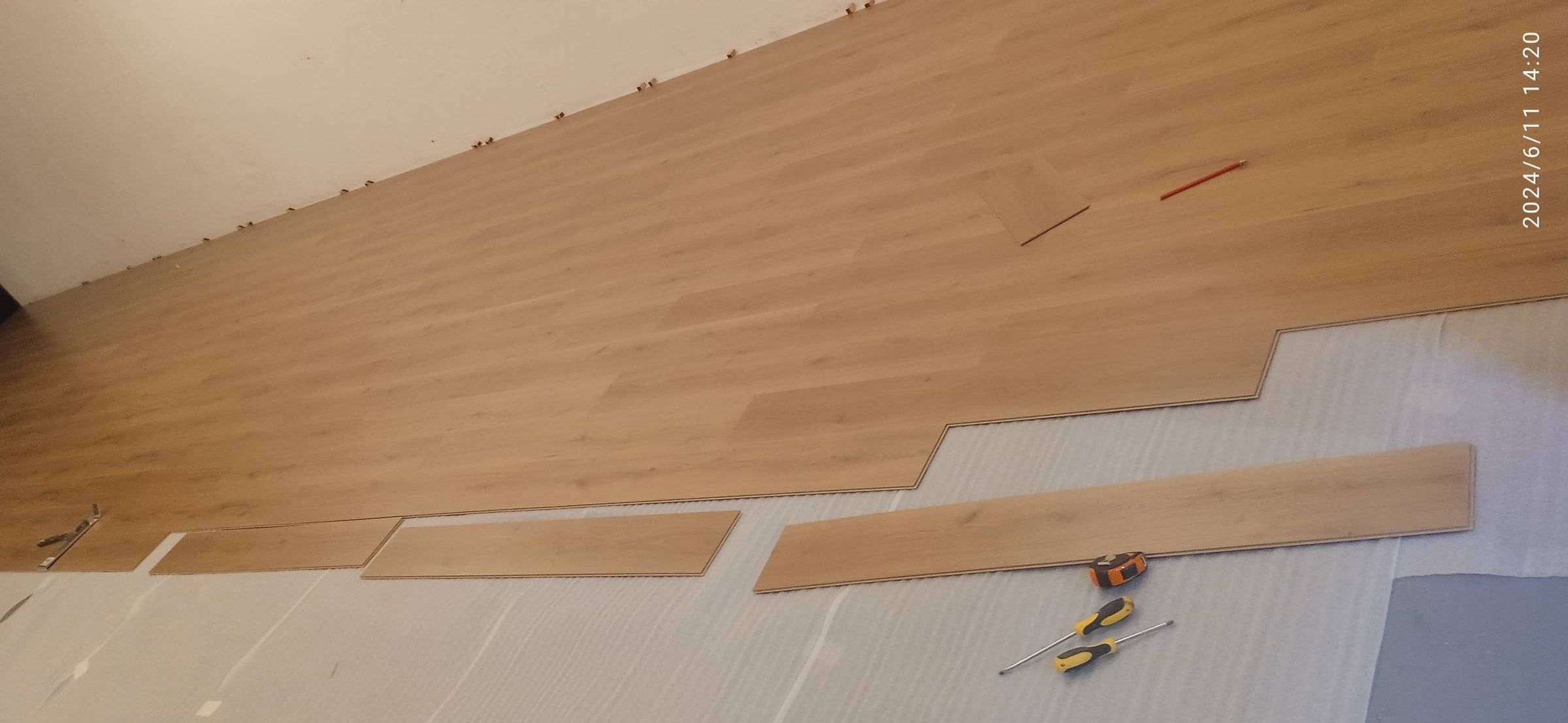 renovations and moldings,👷🏾🧱🛠️🧰 - Faro - Tapete ausbessern oder reparieren