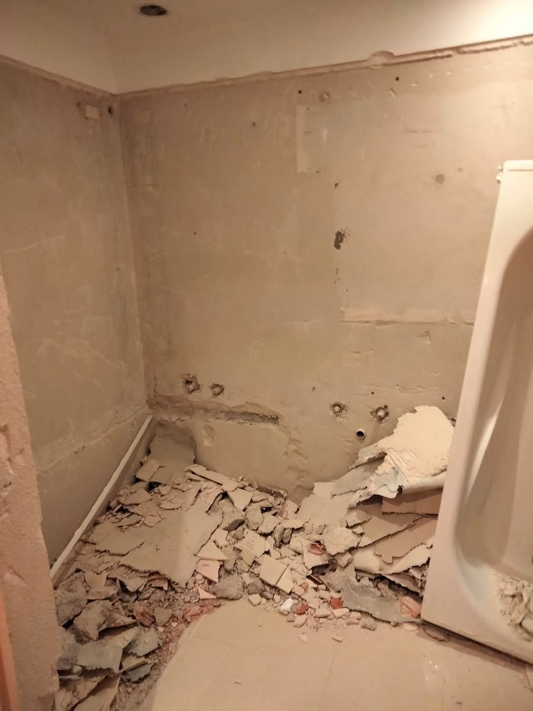 Renovações HT - Vila Nova de Gaia - Adición de pared interior