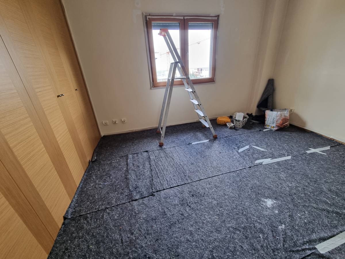 Paulo Roberto & Sue monteiro - Torres Vedras - Instalação de Cerca para Cães