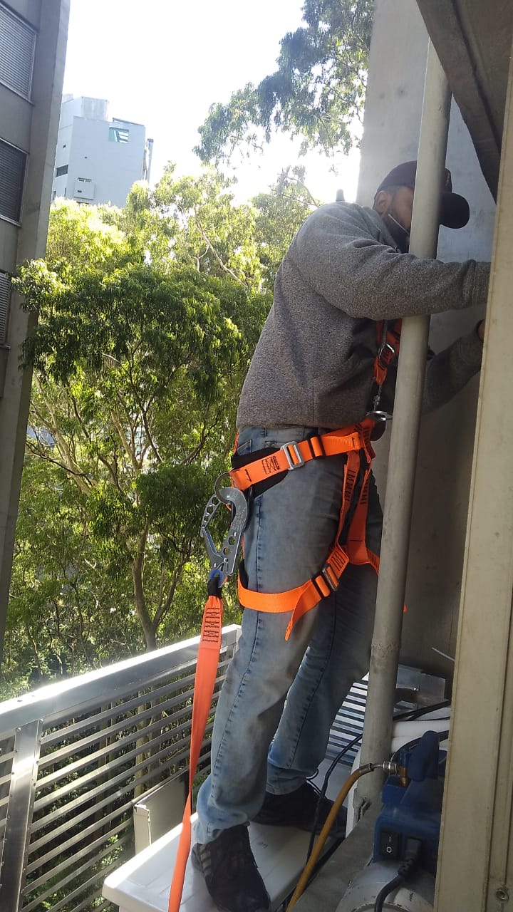 Cristian - Odivelas - Radiator Installation or Replacement