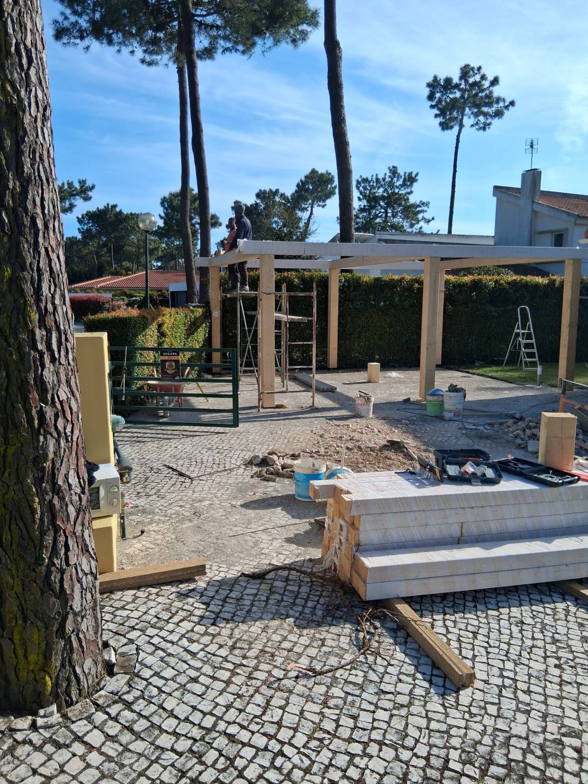 ZI serviços 24 - Setúbal - Stair Installation