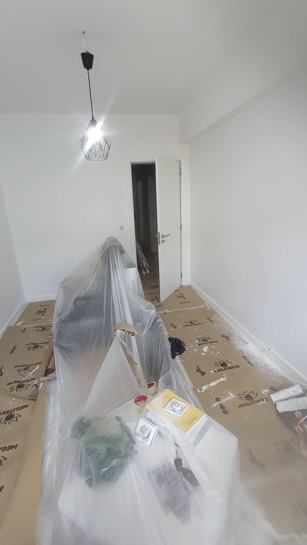 Paulo Roberto & Sue monteiro - Torres Vedras - Instalação de Pavimento Vinílico ou Linóleo