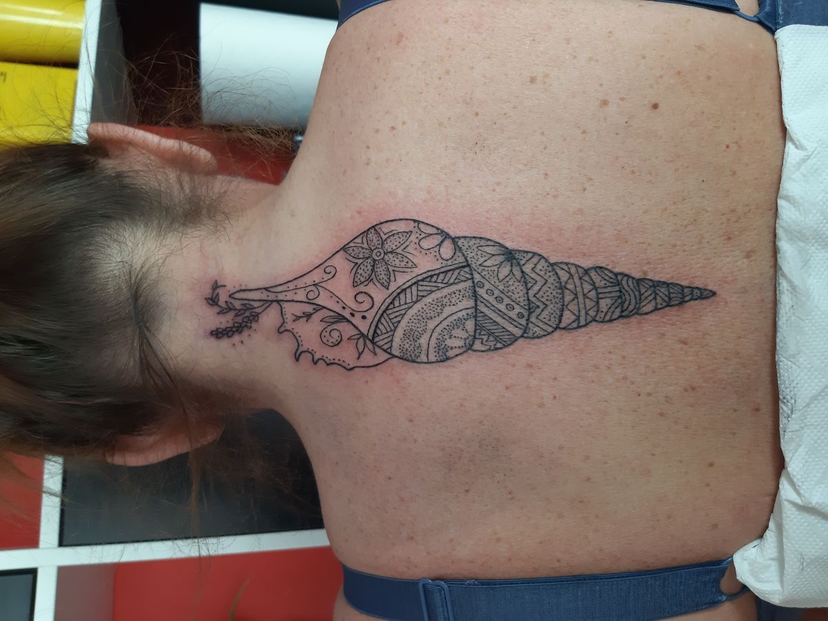 TROYA TATTOO - Loulé - Tatuadores