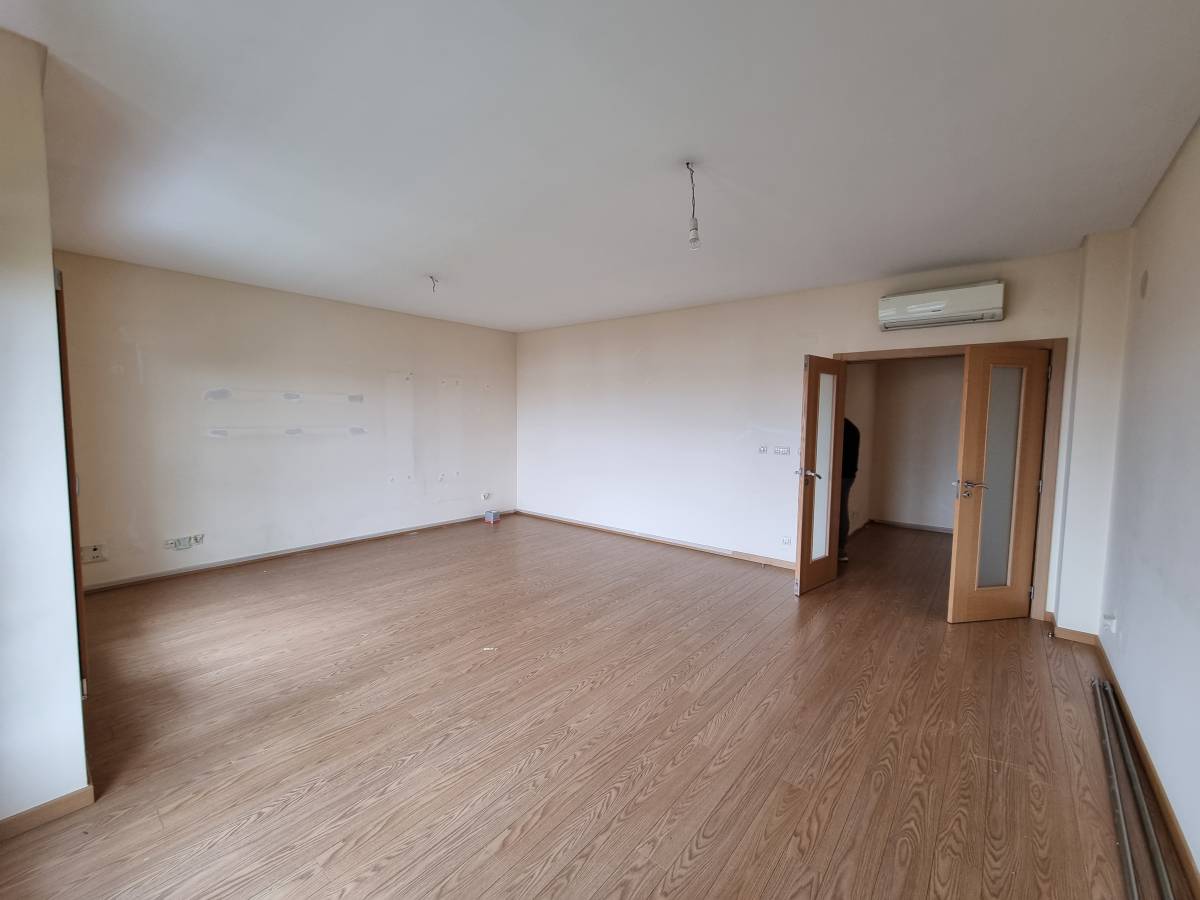 Paulo Roberto & Sue monteiro - Torres Vedras - Instalação de Paredes de Pladur