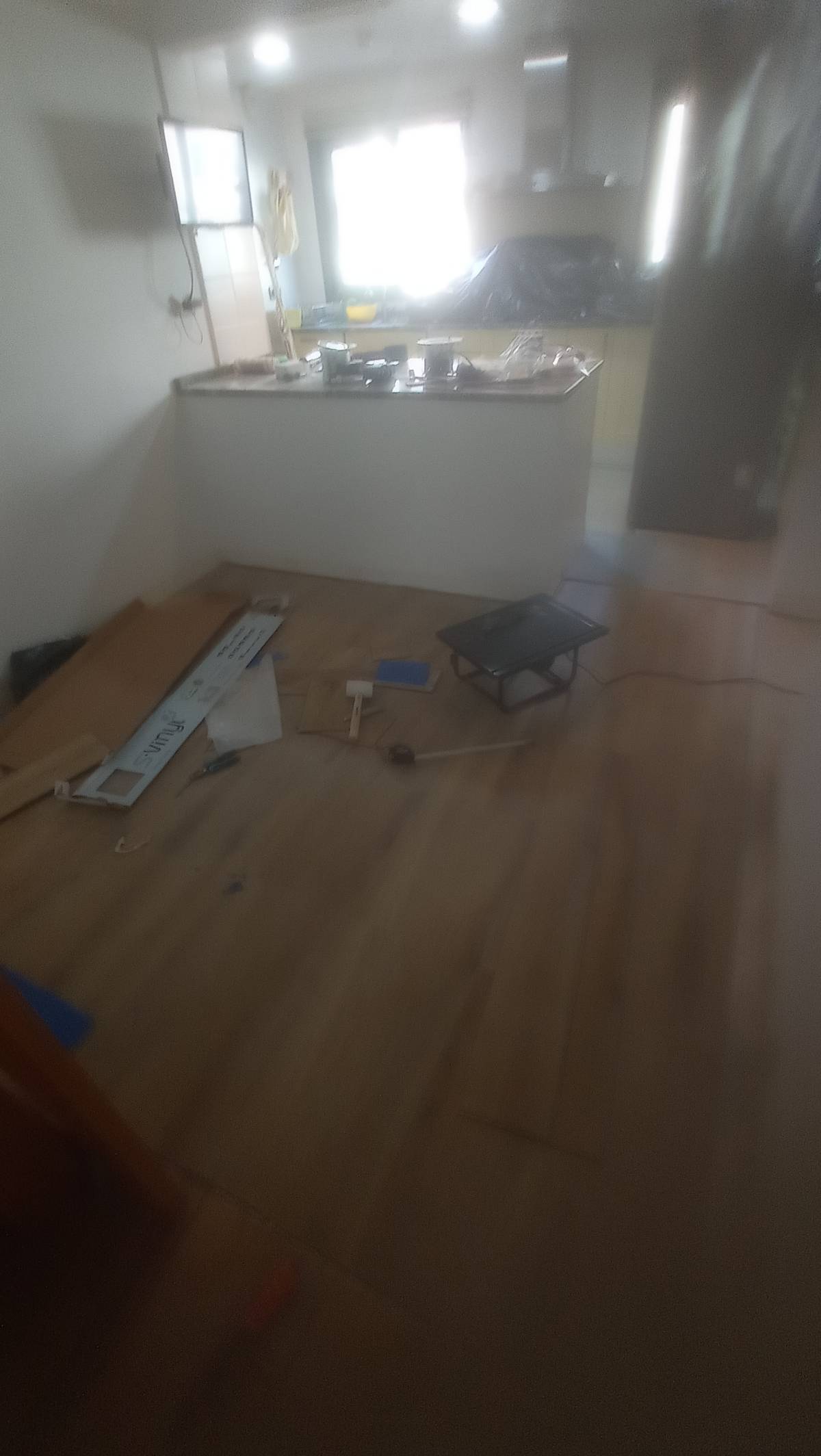 Paulo Roberto & Sue monteiro - Torres Vedras - Instalação, Reparação ou Remoção de Revestimento de Parede