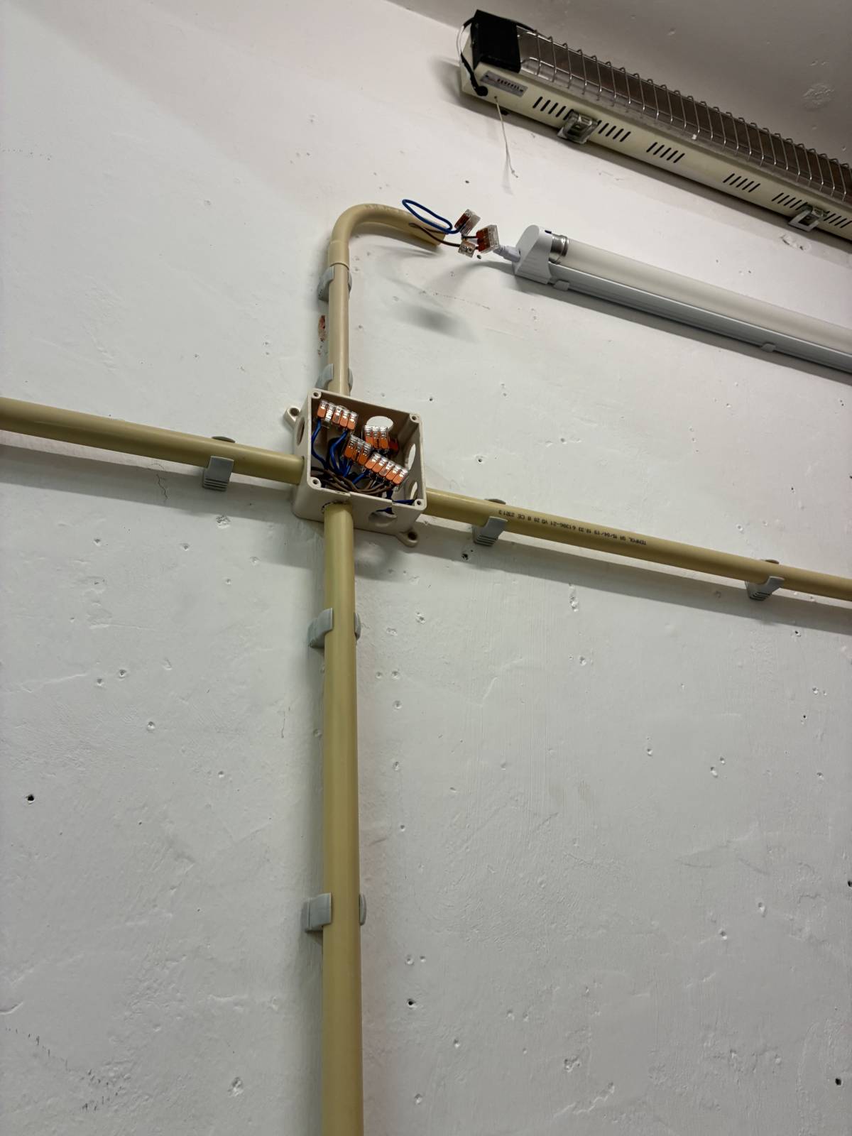 Costa integra ,construções - Elvas - Circuit Breaker Panel or Fuse Box Installation