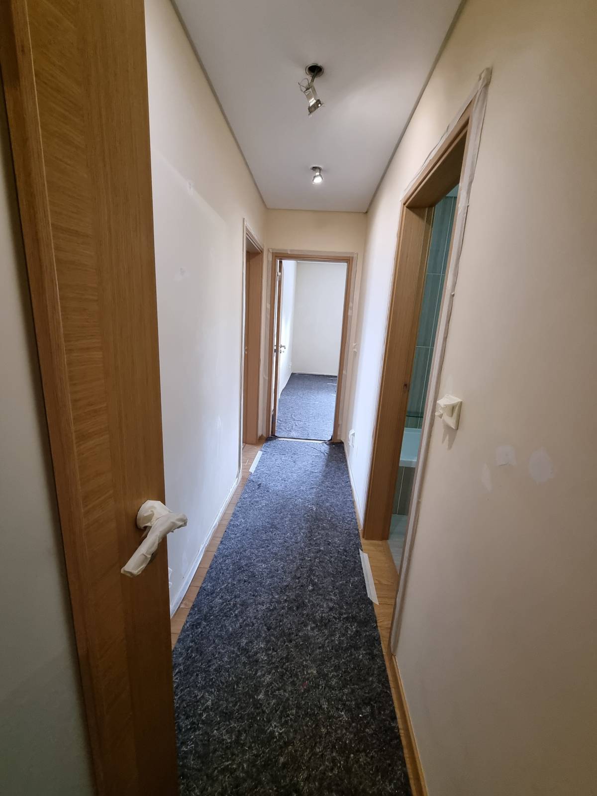 Paulo Roberto & Sue monteiro - Torres Vedras - Reparação de Móveis