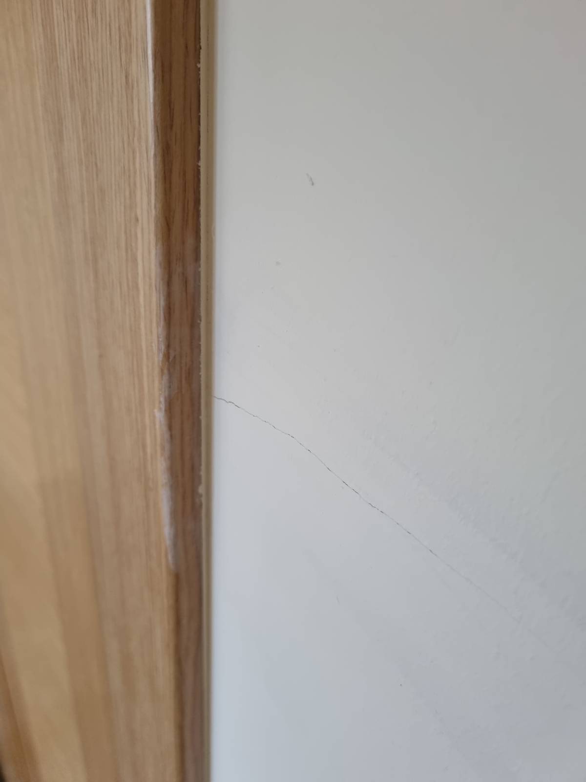 Paulo Roberto & Sue monteiro - Torres Vedras - Instalação de Pavimento Vinílico ou Linóleo