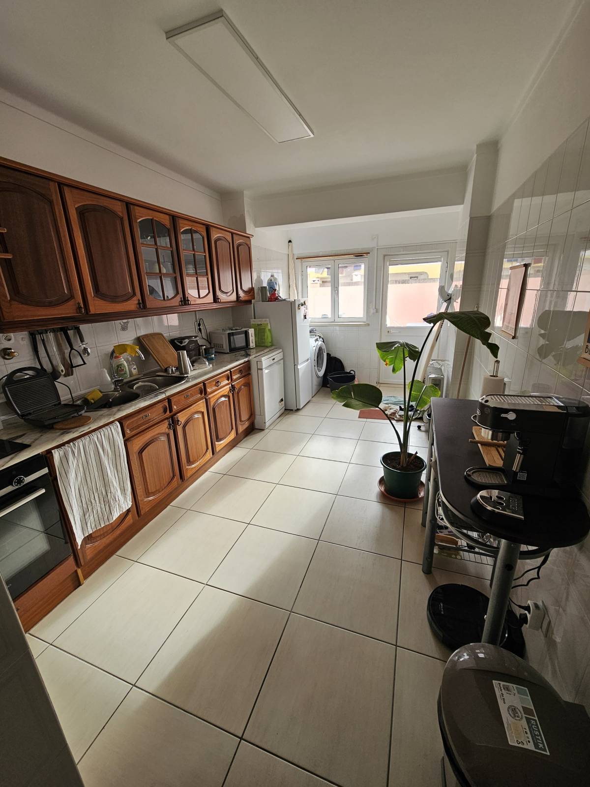 Gonçalves - Lourinhã - Montagem de Equipamento Desportivo