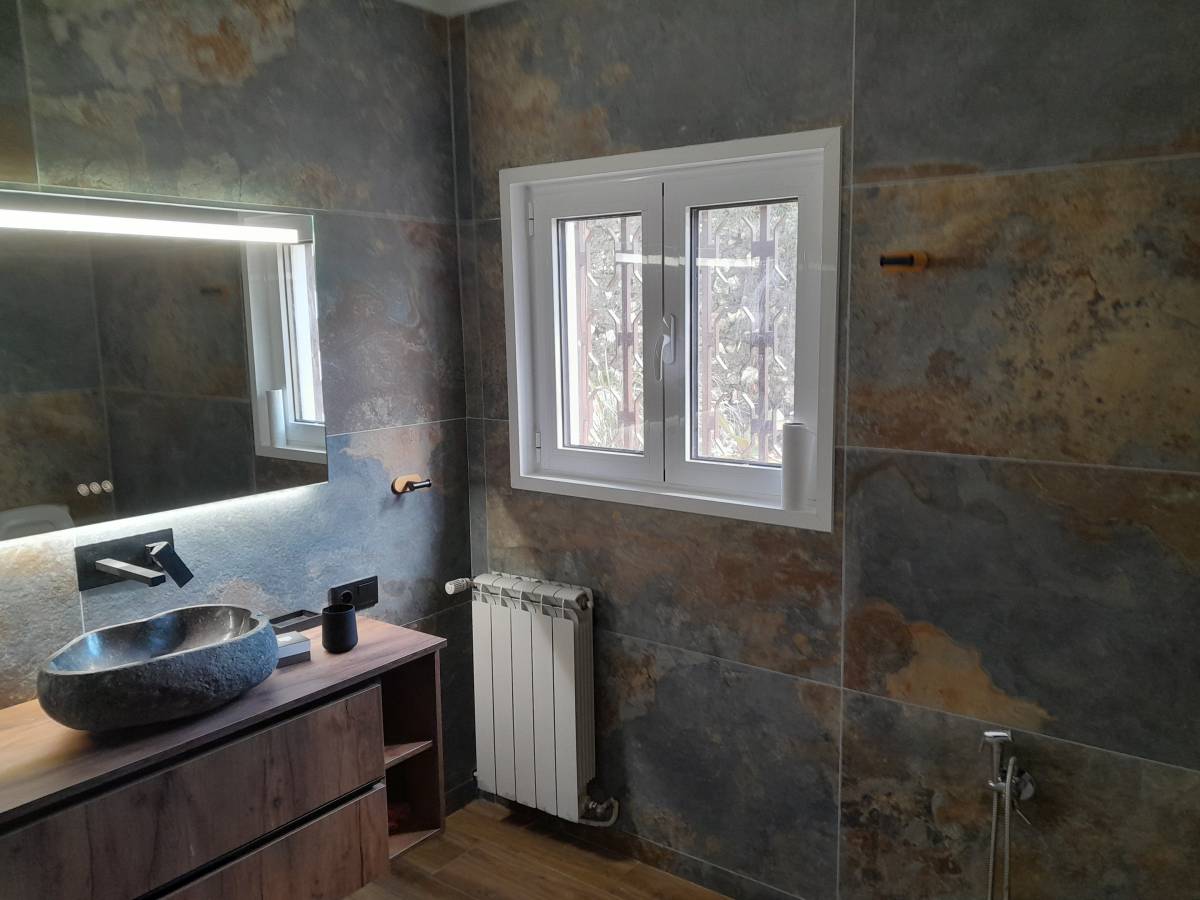 Bordon Remodelação e construção - Pombal - Leaky Pipes or Faucets Issues