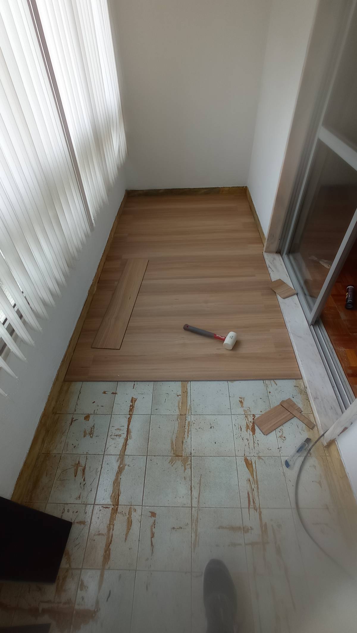 Paulo Roberto & Sue monteiro - Torres Vedras - Instalação de Bancada de Cozinha