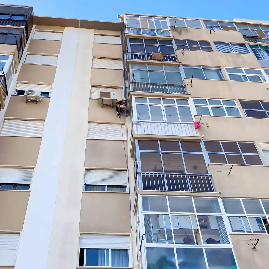 Jhoni Rodrigues - Lisboa - Demolição de Construções