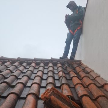 TALENTO CONFIRMADO - Leiria - Instalação ou Substituição de Portão de Garagem
