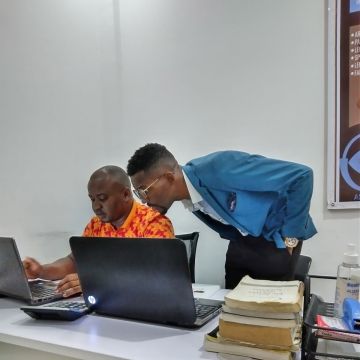 Edson Galiano Da Costa - Lisboa - Serviços de Apresentações