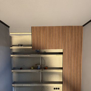 Myroslav Tolstykov - Cascais - Schrank umbauen