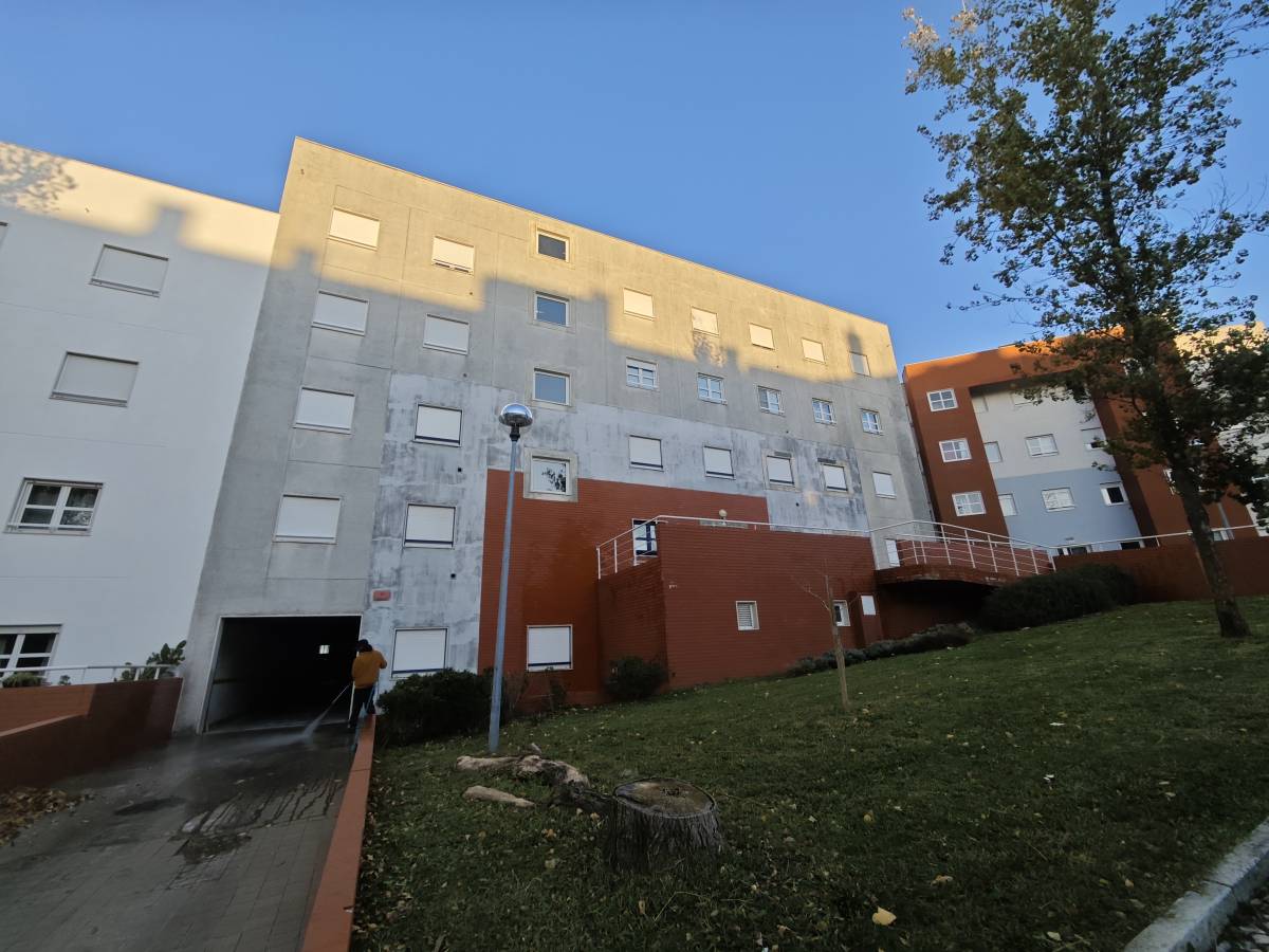 Siloé lima - alpinismo industrial - Barreiro - Reparação de Sanita