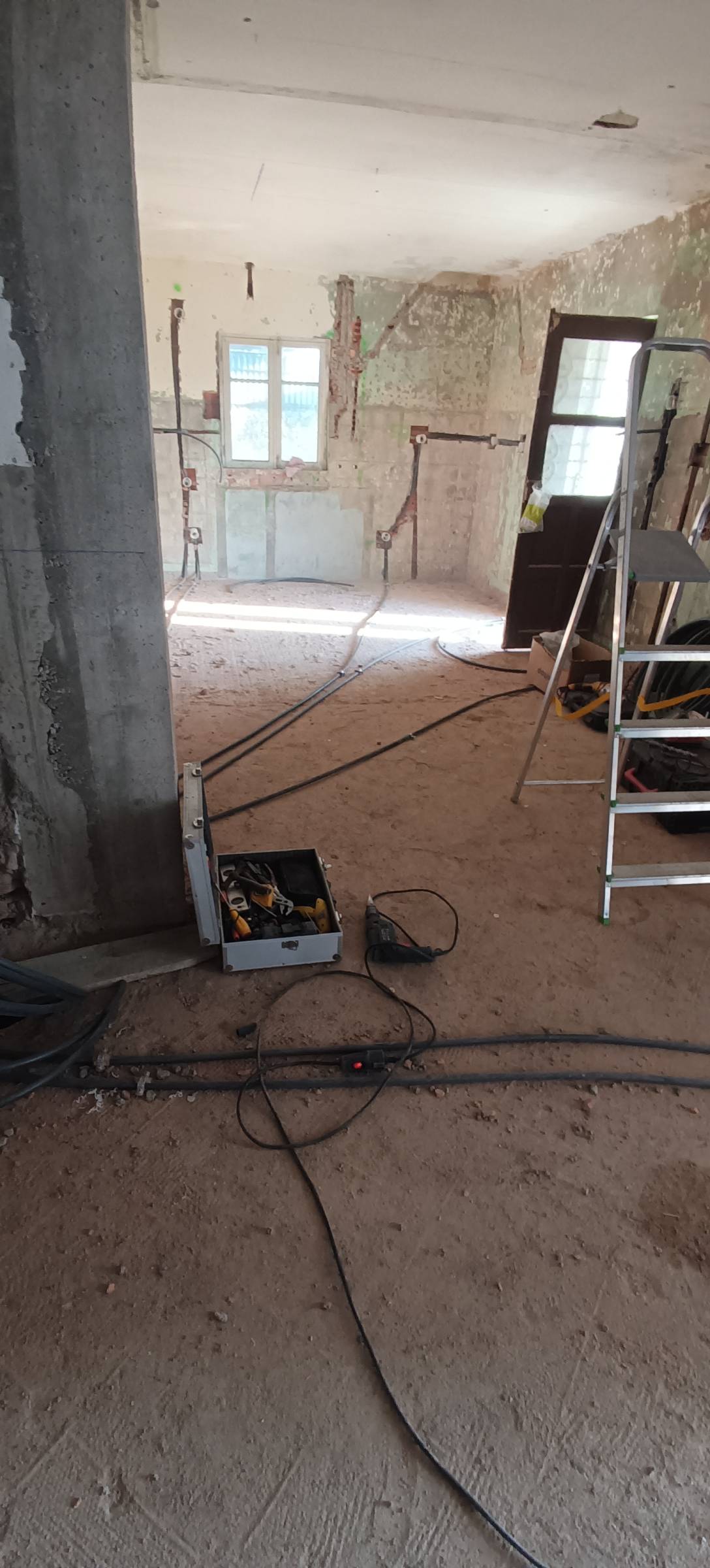 Cunha Soluções Elétricas - Barcelos - Reparatur des Sicherungs- oder Verteilerkastens