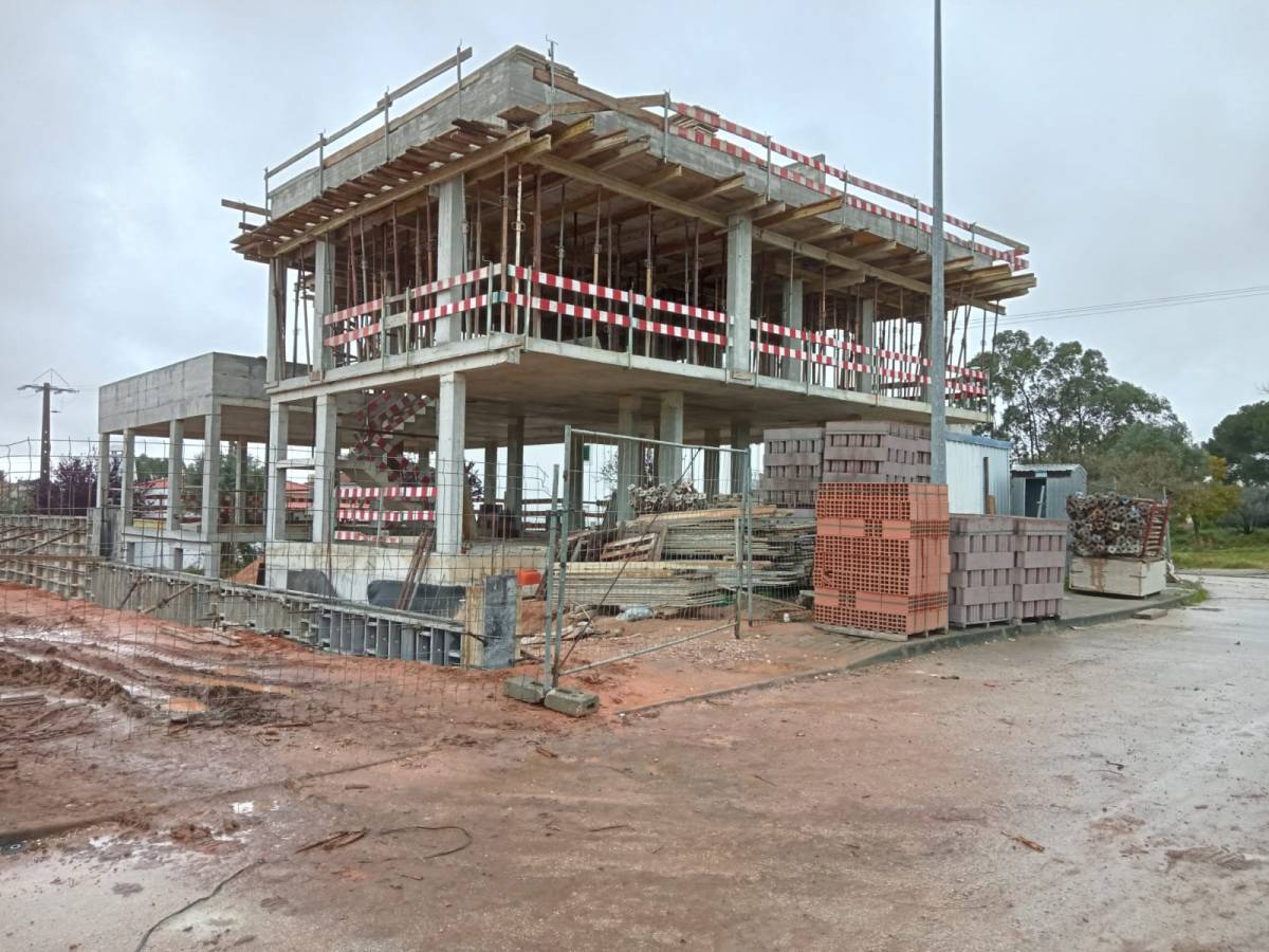 Tribo Salgada Construção Unipessoal LDA - Caldas da Rainha - Cabinet Repair