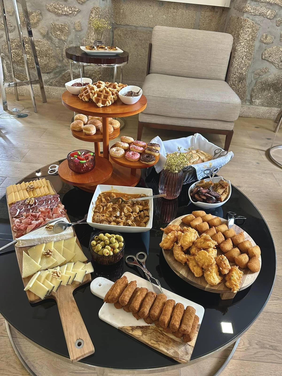 Dona Laura Catering - Ponte da Barca - Anniversary Party Planning