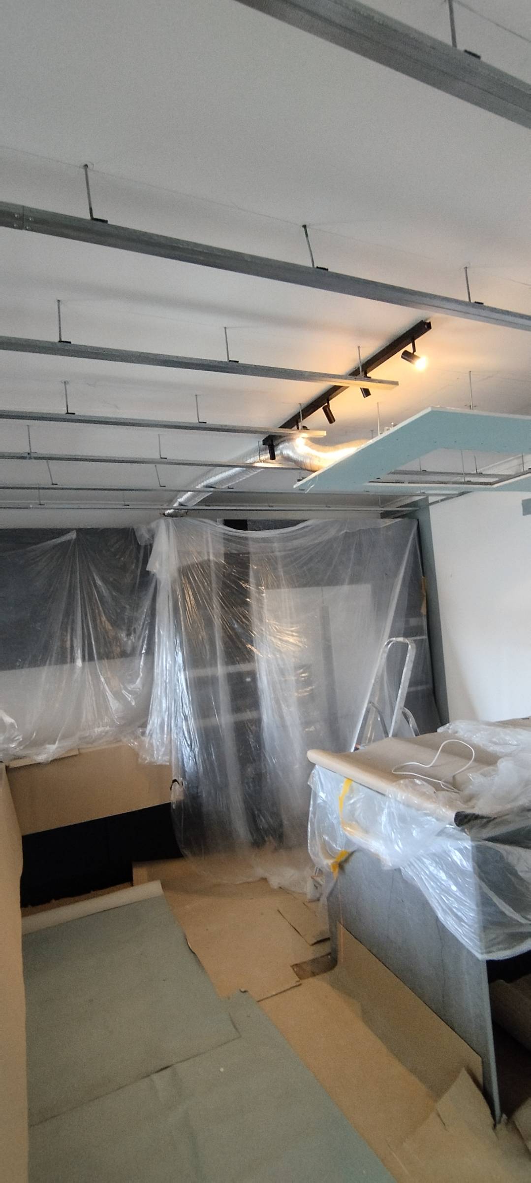 A.xavier  Remodelações - Odivelas - Remodel a Room