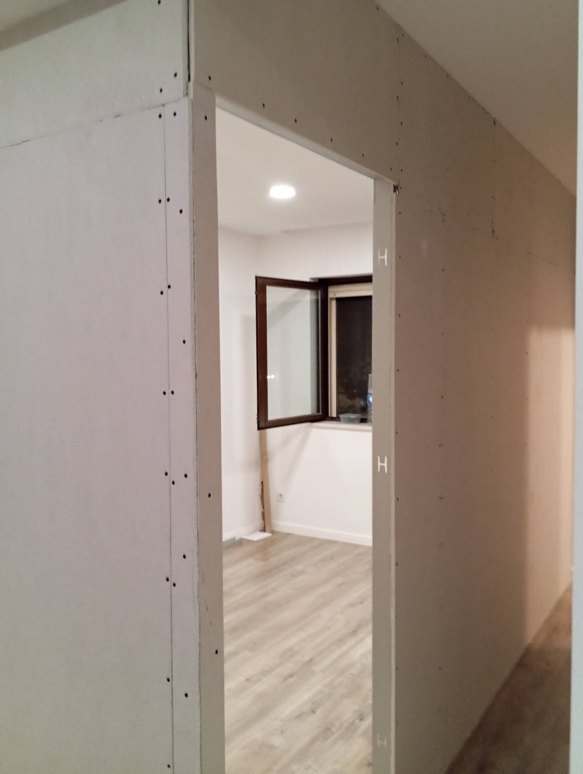 MA Remodelaçoes - Cascais - Trockenbau reparieren und Oberflächenstruktur geben